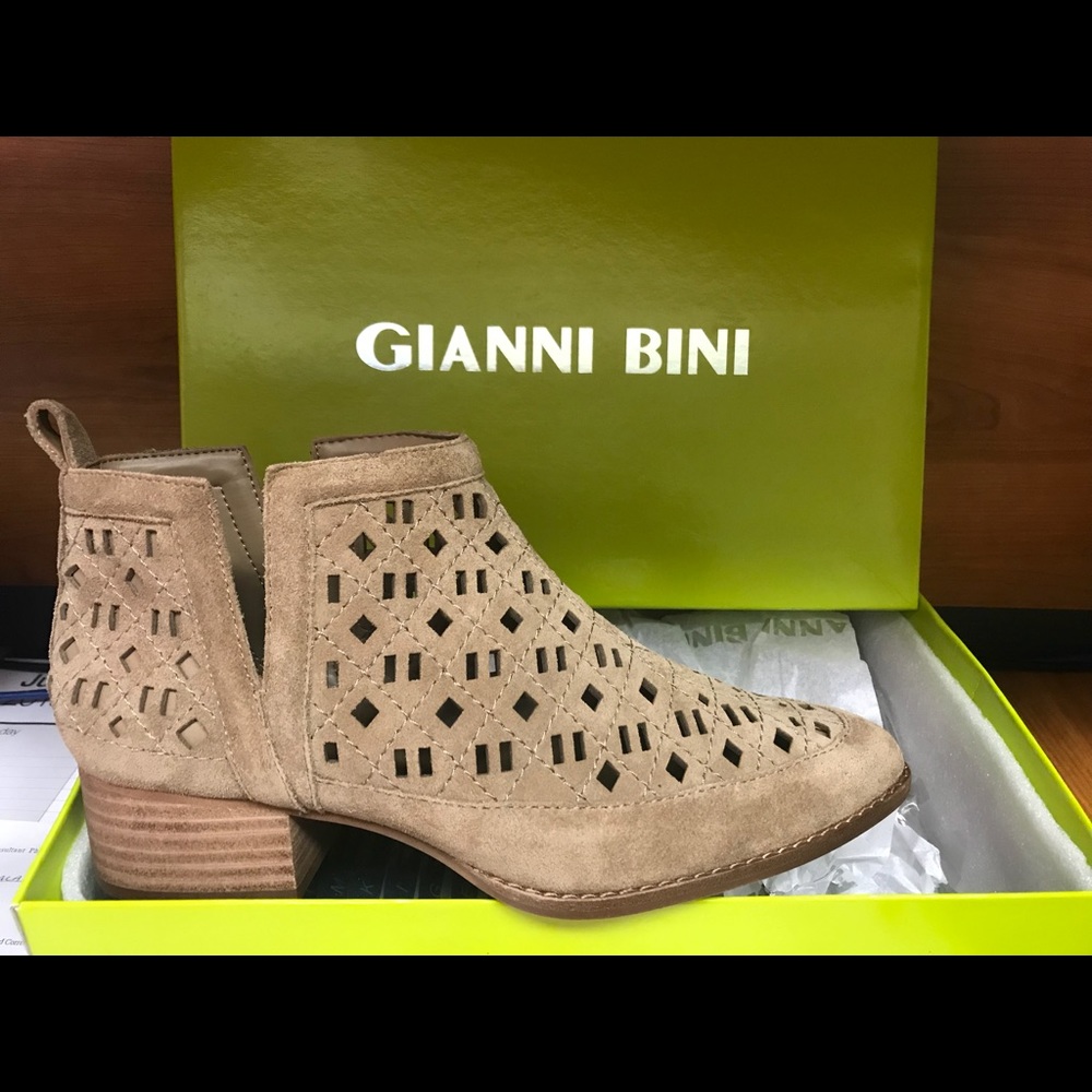 Gianni Bini Dax Bootie Taupe